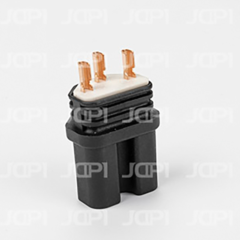 Conector C15, 3 polos J20-4